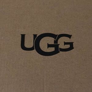 Black Uggs size 4 (brand new)